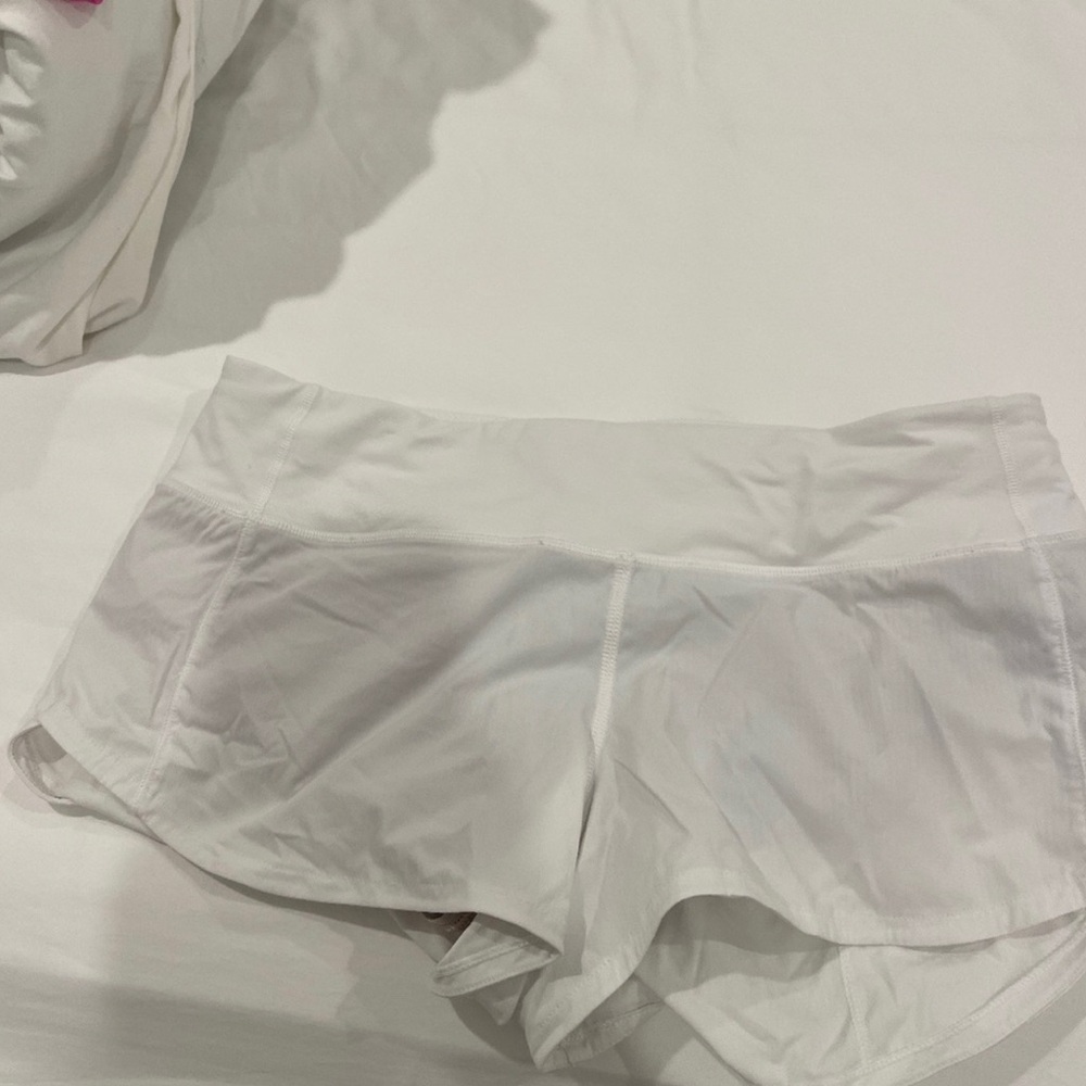 Lululemon white speed up shorts size 4
